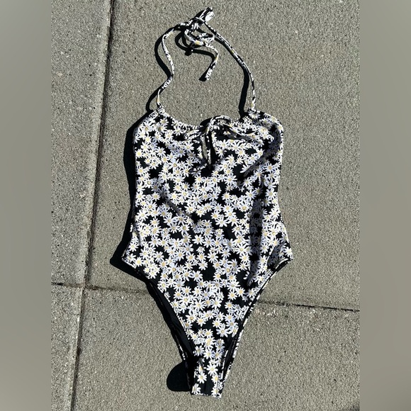 Topshop Keyhole Daisy One Piece Halter Swim Suit - Picture 1 of 4